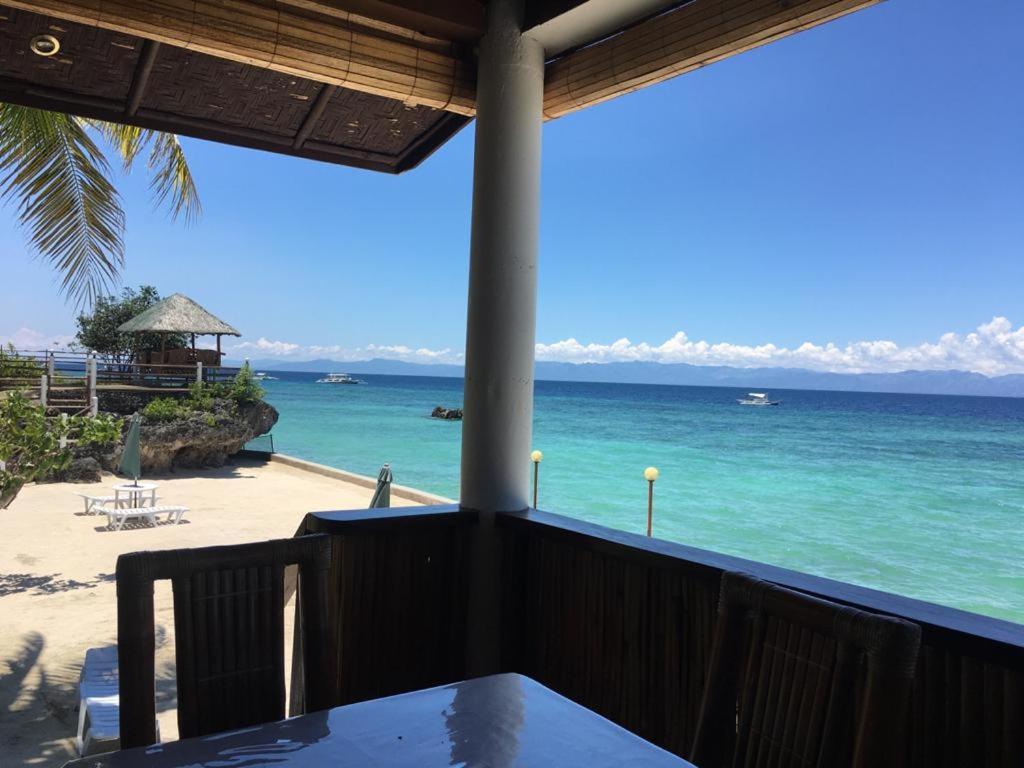Tauig Beach Resort Moalboal Exterior foto